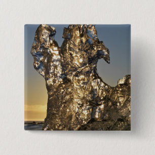 Badge Carré 5 Cm Golden sunrise seen through iceberg formation