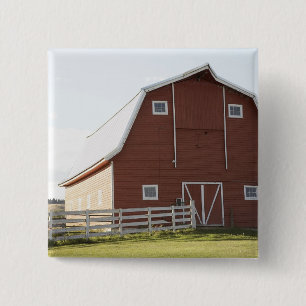 Badge Carré 5 Cm Grange dans le paysage rural