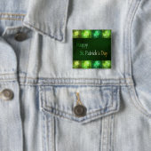 Badge Carré 5 Cm Grungy St. Patrick's Day Shamrocks - Bouton (En situation)