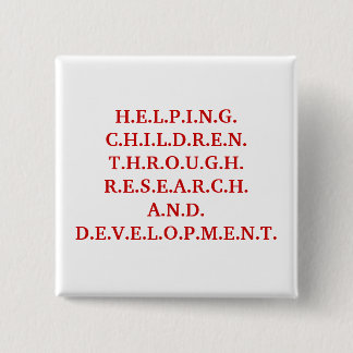 BADGE CARRÉ 5 CM H.E.L.P.I.N.G. C.H.I.L.D.R.E.N.