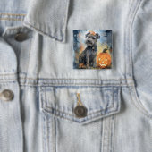 Badge Carré 5 Cm Halloween Chesapeake Bay Terrier Avec Citrouilles (En situation)