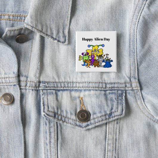 Badge Carré 5 Cm Happy Alien Day Button (En situation)