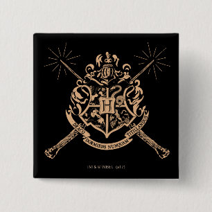 Badge Carré 5 Cm Harry Potter   Hogwarts Crossed Wands Crest