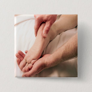 Badge Carré 5 Cm Homme massant le pied masculin