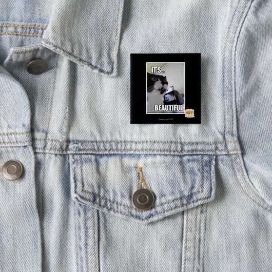 Badge Carré 5 Cm Il est beau (En situation)