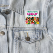 Badge Carré 5 Cm International Women's Day | Pop Art  (En situation)