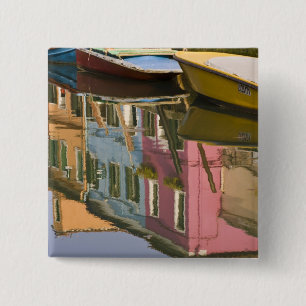 Badge Carré 5 Cm Italie, Burano. Bateaux sur un canal avec