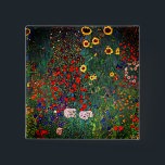 Badge Carré 5 Cm Jardin aux fleurs Gustav Klimt<br><div class="desc">Bouton représentant la peinture à l’huile de Gustav Klimt Jardin avec tournesols (1907). Un beau jardin de tournesols et de belles fleurs bleues,  rouges,  violettes,  roses et blanches. Un grand cadeau pour les amateurs d'art Art Nouveau et autrichien.</div>