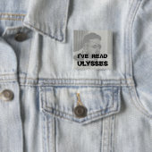 Badge Carré 5 Cm "Je bouton ai lu Ulysse" (En situation)