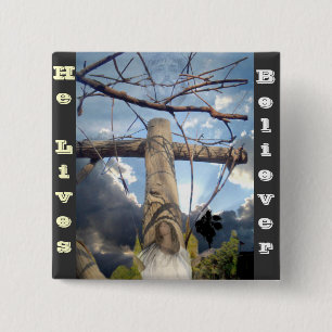 Badge Carré 5 Cm Je crois qu'il vit_