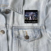 Badge Carré 5 Cm La déesse triple (En situation)
