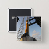 Badge Carré 5 Cm La fusée Delta IV (Devant & derrière)