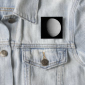 Badge Carré 5 Cm La lune de Saturne Dione 2 (En situation)