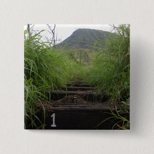 Badge Carré 5 Cm La première étape invite des randonneurs vers le