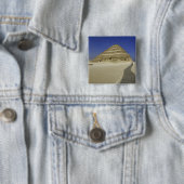 Badge Carré 5 Cm La pyramide des pas à Saqqara, l'une des plus anci (En situation)