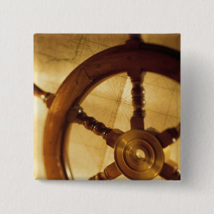 Badge Carré 5 Cm La roue et la carte des bateaux