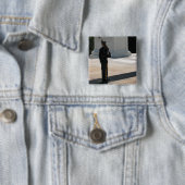 Badge Carré 5 Cm La Tombe du bouton Inconnu (En situation)