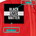 Badge Carré 5 Cm La vie noire importe<br><div class="desc">Montrez votre soutien au mouvement "Black Lives Matter" dédié aux manifestations non-violentes et à la justice raciale.</div>