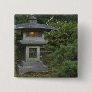 Badge Carré 5 Cm Lanterne en pierre illuminée dans le jardin japona