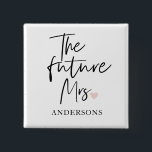 Badge Carré 5 Cm L'avenir Mme et votre nom | Cadeau de beauté moder<br><div class="desc">Présentation de "L'Avenir Madame et Votre Nom" Ensemble cadeau de beauté moderne de Zazzle Célébrez l'occasion joyeuse de l'avenir Madame avec un ensemble cadeau de beauté moderne de Zazzle qui combine luxe, personnalisation et style. Ce jeu de cadeaux exclusif est conçu pour lui faire sentir vraiment spécial alors qu'elle embarque...</div>