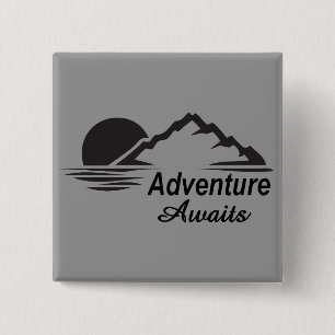 Badge Carré 5 Cm L'aventure Attend Nature Plein Air