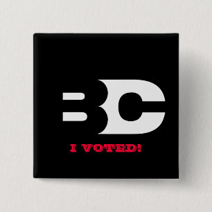 BADGE CARRÉ 5 CM LE B-CAST "J'AI VOTÉ" LE BOUTON