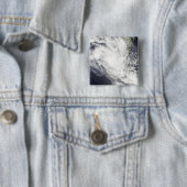 Badge Carré 5 Cm Le cyclone tropical Fami survole Madagascar (En situation)