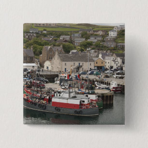 Badge Carré 5 Cm Le port de Stromness, au bord de l'Atlantique Nord