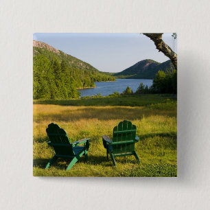 Badge Carré 5 Cm Les chaises Adirondack sur la pelouse du Jourdain