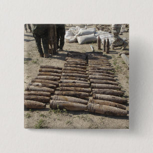 Badge Carré 5 Cm Les dispositifs explosifs sont identifiés et inven