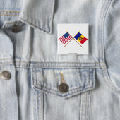 Badge Carré 5 Cm Les USA et drapeaux croisés par Moldau (En situation)
