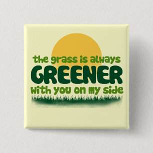 Badge Carré 5 Cm L'herbe est toujours plus verte