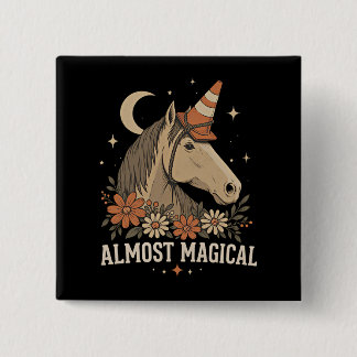 Badge Carré 5 Cm Licorne Cheval Presque Magique Drôle