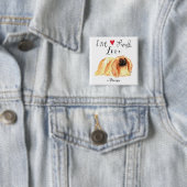 Badge Carré 5 Cm Live Laugh Love a Pekingese Button (En situation)