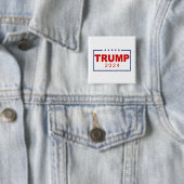 Badge Carré 5 Cm Logo du rectangle classique Trump 2024 (En situation)