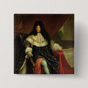 Badge Carré 5 Cm Louis XIV tenant un plan du Maison Royale