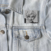 Badge Carré 5 Cm Marilyn le Look 2 (En situation)