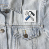 Badge Carré 5 Cm Marteau et clé (En situation)