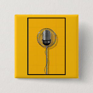 Badge Carré 5 Cm Microphone Rétro sur Jaune Gras