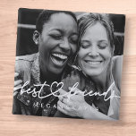 Badge Carré 5 Cm Moderne Chic Coeur Best Friends Besties BFF Photo<br><div class="desc">Le design est composé d'une typographie de script cursive amusante et ludique avec une police sans serif. Ajoutez une photo personnalisée.</div>