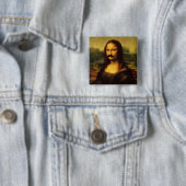 Badge Carré 5 Cm Mona Lisa Avec Moustache (En situation)