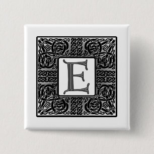 Badge Carré 5 Cm Monogramme argenté du Celtic "E"