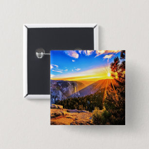 Badge Carré 5 Cm Montagne avec photo du soleil