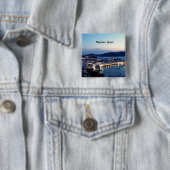 Badge Carré 5 Cm Mykonos, panorama sur la Grèce (En situation)