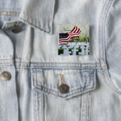 Badge Carré 5 Cm Never Forgotten - Memorial Day (En situation)