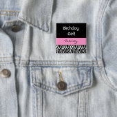 Badge Carré 5 Cm Nom fait sur commande V01 d'impression moderne de (En situation)