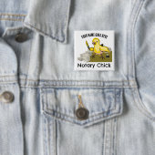 Badge Carré 5 Cm Notaire Chick Jaune Plumes Quill Nom Customisé (En situation)