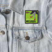 Badge Carré 5 Cm Obtenons mauvais ! Sorcière sur l'aimant de balai (En situation)