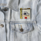 Badge Carré 5 Cm Oeil de Wedjat, détail de la couverture de (En situation)