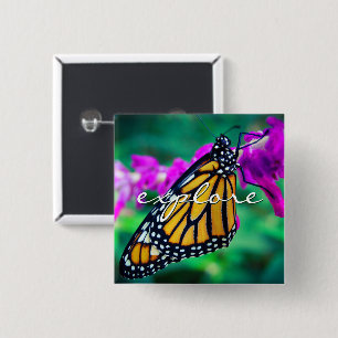 Badge Carré 5 Cm Orange Monarch Butterfly Explorer Script Moderne